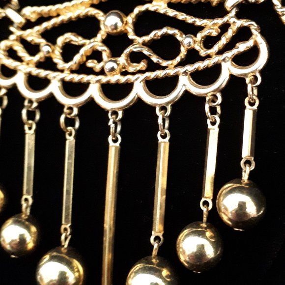 Vintage Gold Tone Coro Necklace - Picture 5 of 6